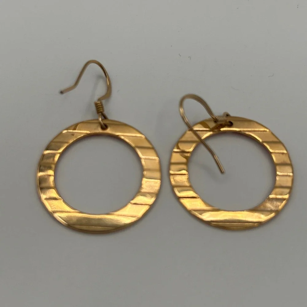 Coral Striped Enamel Gold Tone Circle Dangle Drop Earrings French Wire